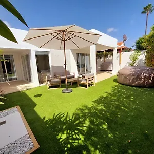 bungalow-de-diseno-hidromasajes-terraza-y-piscina.in-canary-islands.com/